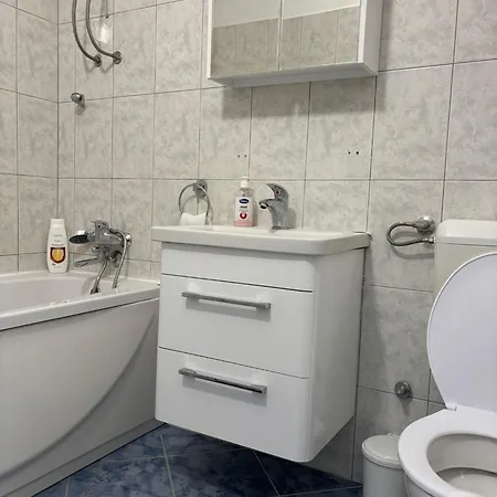 Nataliia Free Parking Apartment